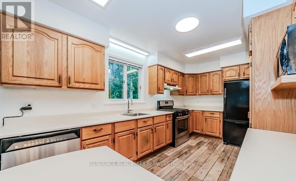 9 Indian Crescent, Muskoka Lakes, Ontario  P0B 1J0 - Photo 5 - X12464758
