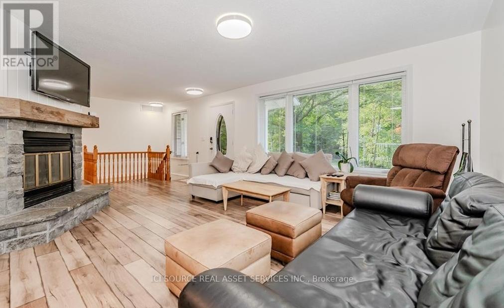 9 Indian Crescent, Muskoka Lakes, Ontario  P0B 1J0 - Photo 6 - X12464758