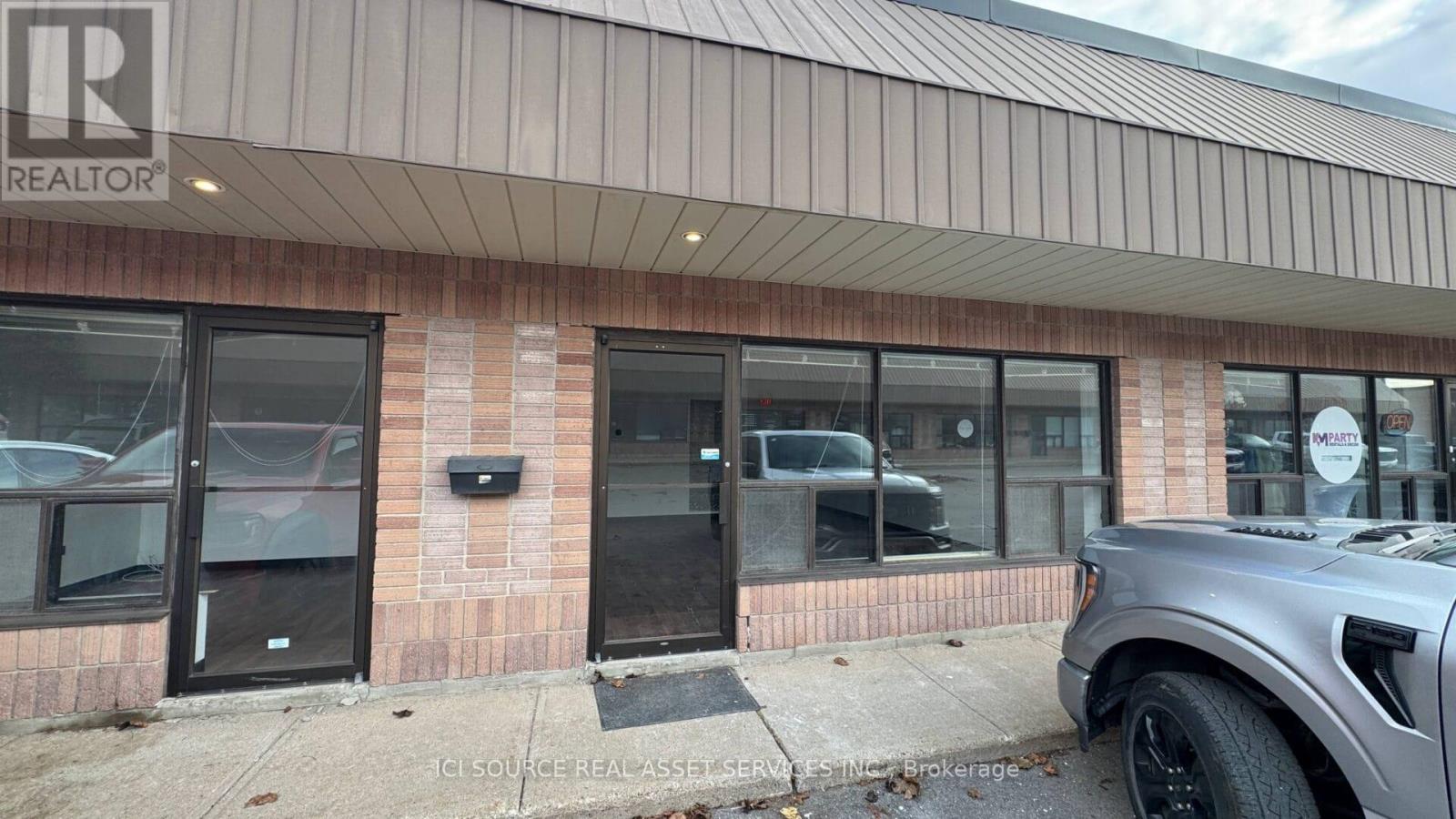 3 & 4 - 72 Centennial Road, Orangeville, Ontario  L9W 1P9 - Photo 2 - W12528368