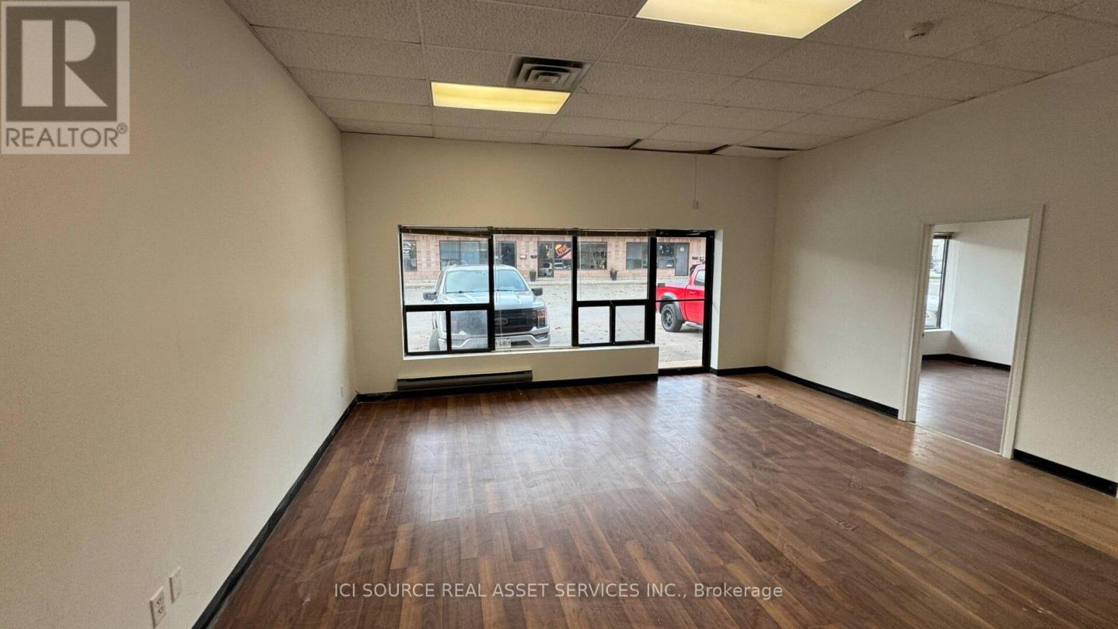 3 & 4 - 72 Centennial Road, Orangeville, Ontario  L9W 1P9 - Photo 4 - W12528368
