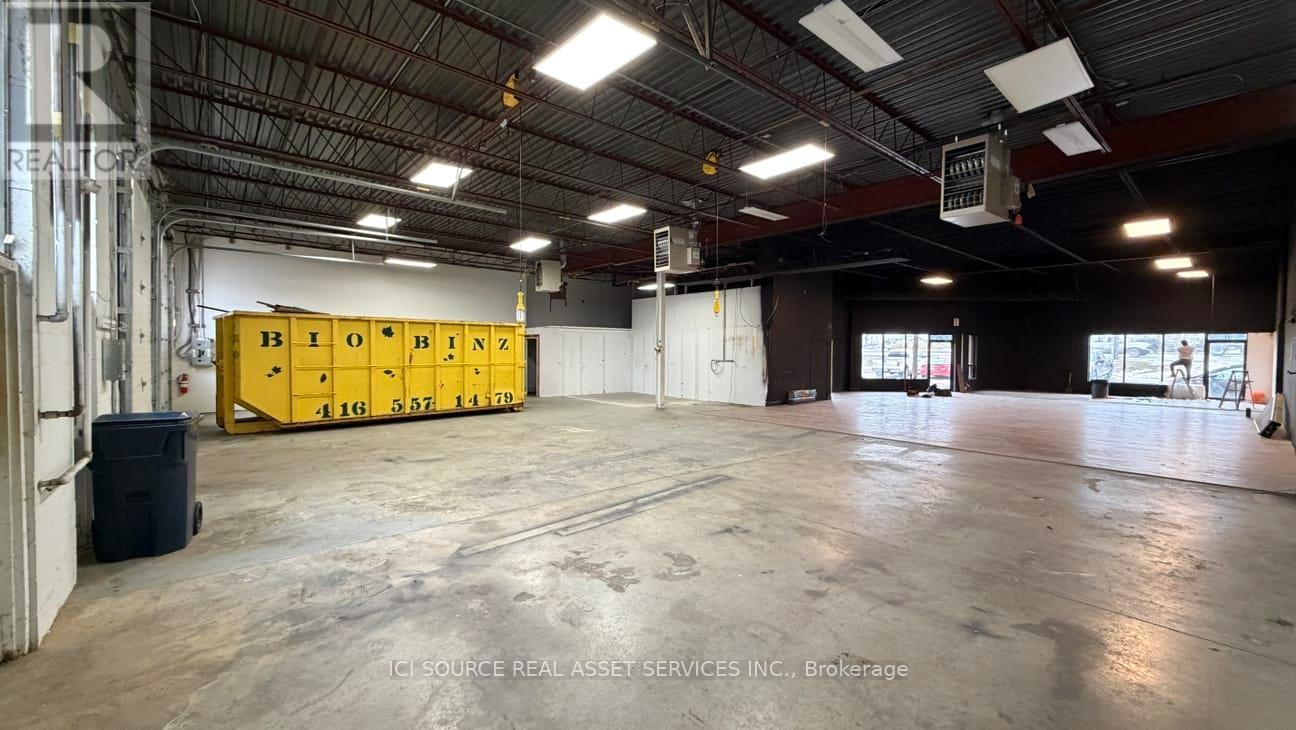 A-South Unit 31-33 - 18 Strathearn Avenue, Brampton, Ontario  L6T 4X8 - Photo 11 - W12875442