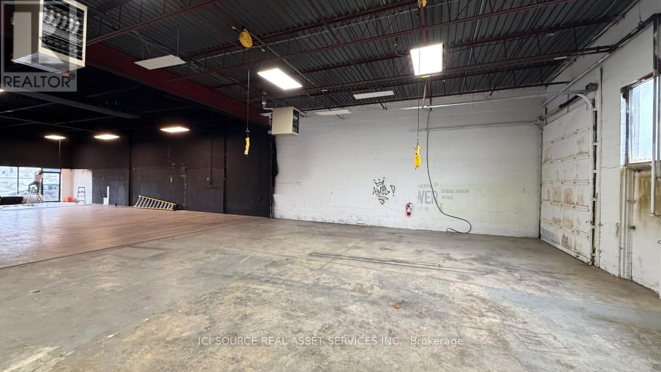 A-South Unit 31-33 - 18 Strathearn Avenue, Brampton, Ontario  L6T 4X8 - Photo 12 - W12875442