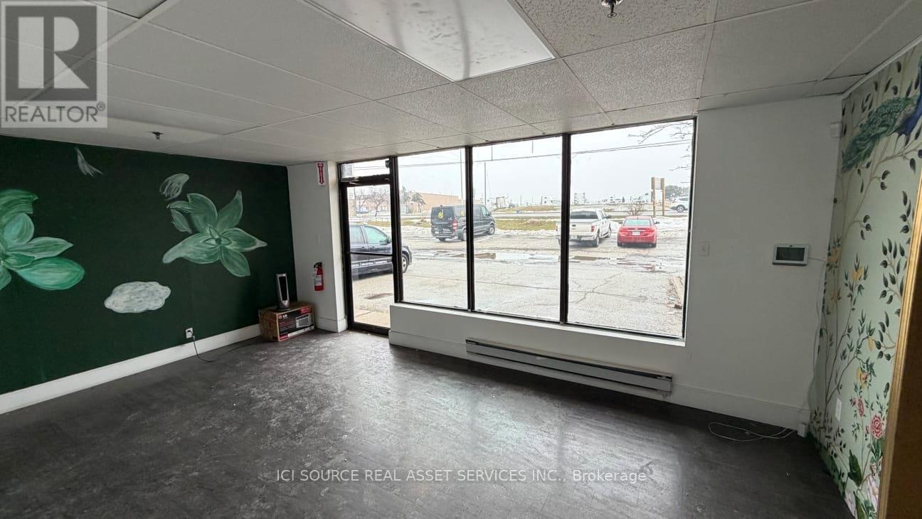 A-South Unit 31-33 - 18 Strathearn Avenue, Brampton, Ontario  L6T 4X8 - Photo 2 - W12875442