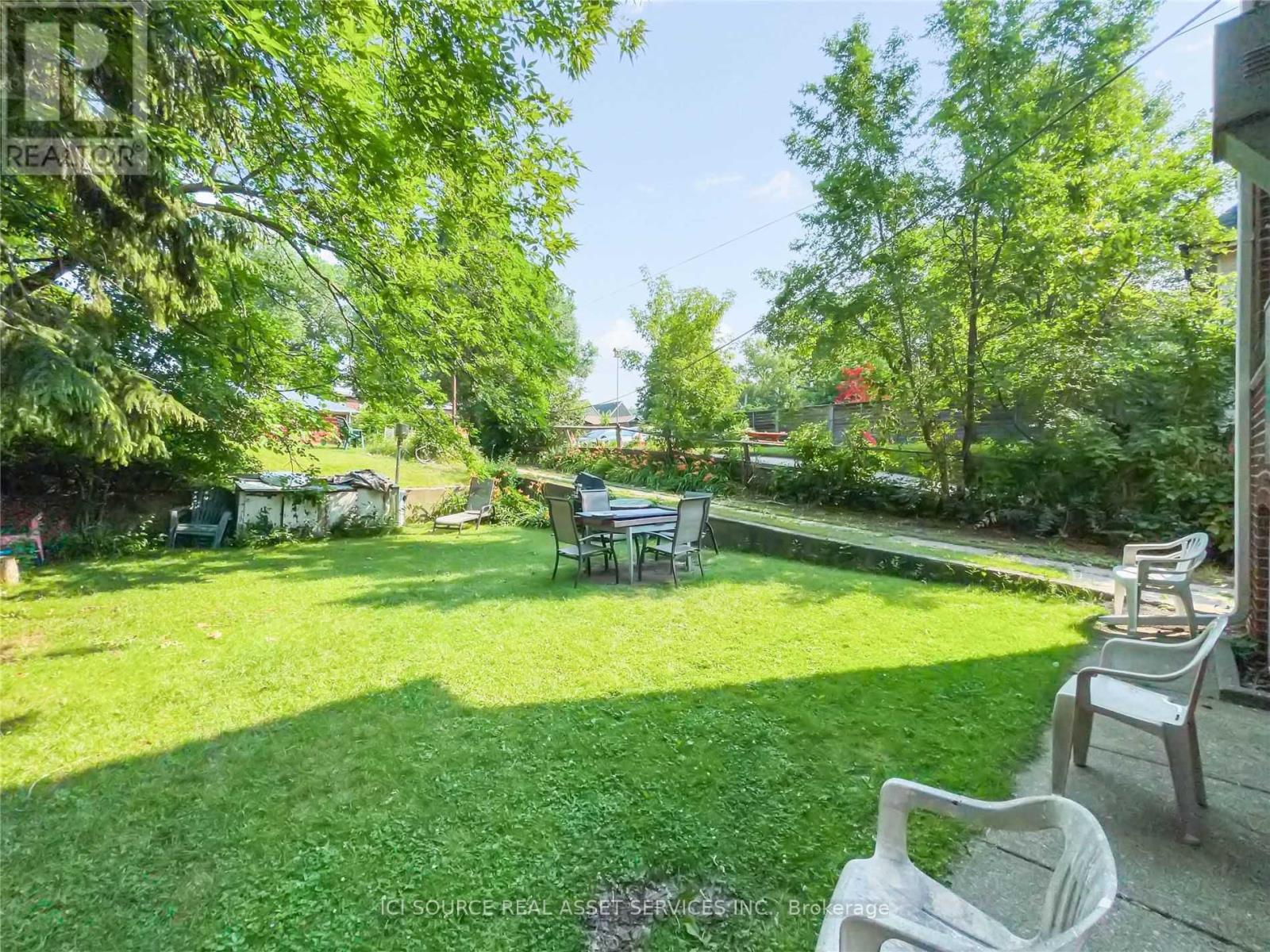 2 - 116 Eastwood Road, Toronto, Ontario  M4L 2C9 - Photo 19 - E12910716