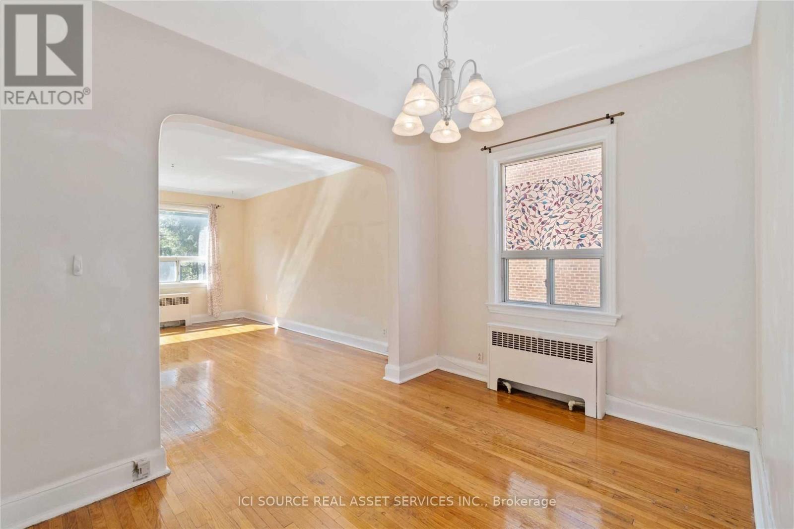 2 - 116 Eastwood Road, Toronto, Ontario  M4L 2C9 - Photo 9 - E12910716
