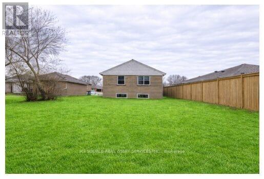 41 Wishing Well Drive, Toronto, Ontario  M1T 1H9 - Photo 4 - E12918366