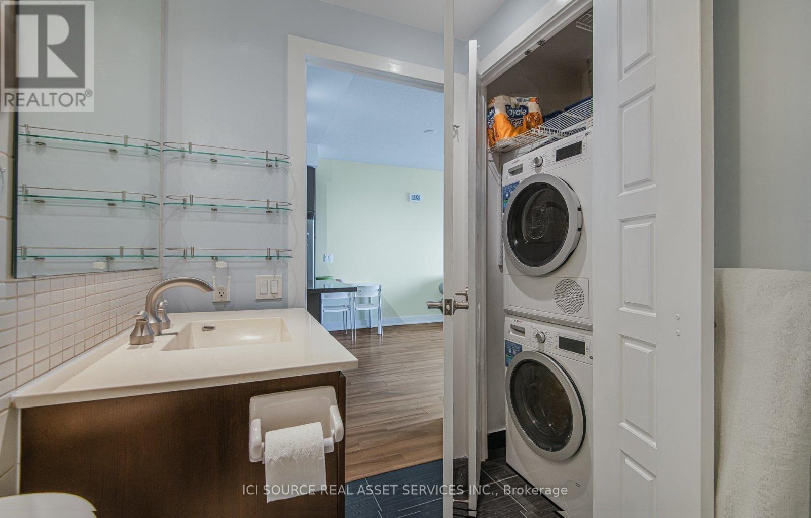 2303 - 28 Linden Street, Toronto, Ontario  M4Y 0A4 - Photo 14 - C12989140