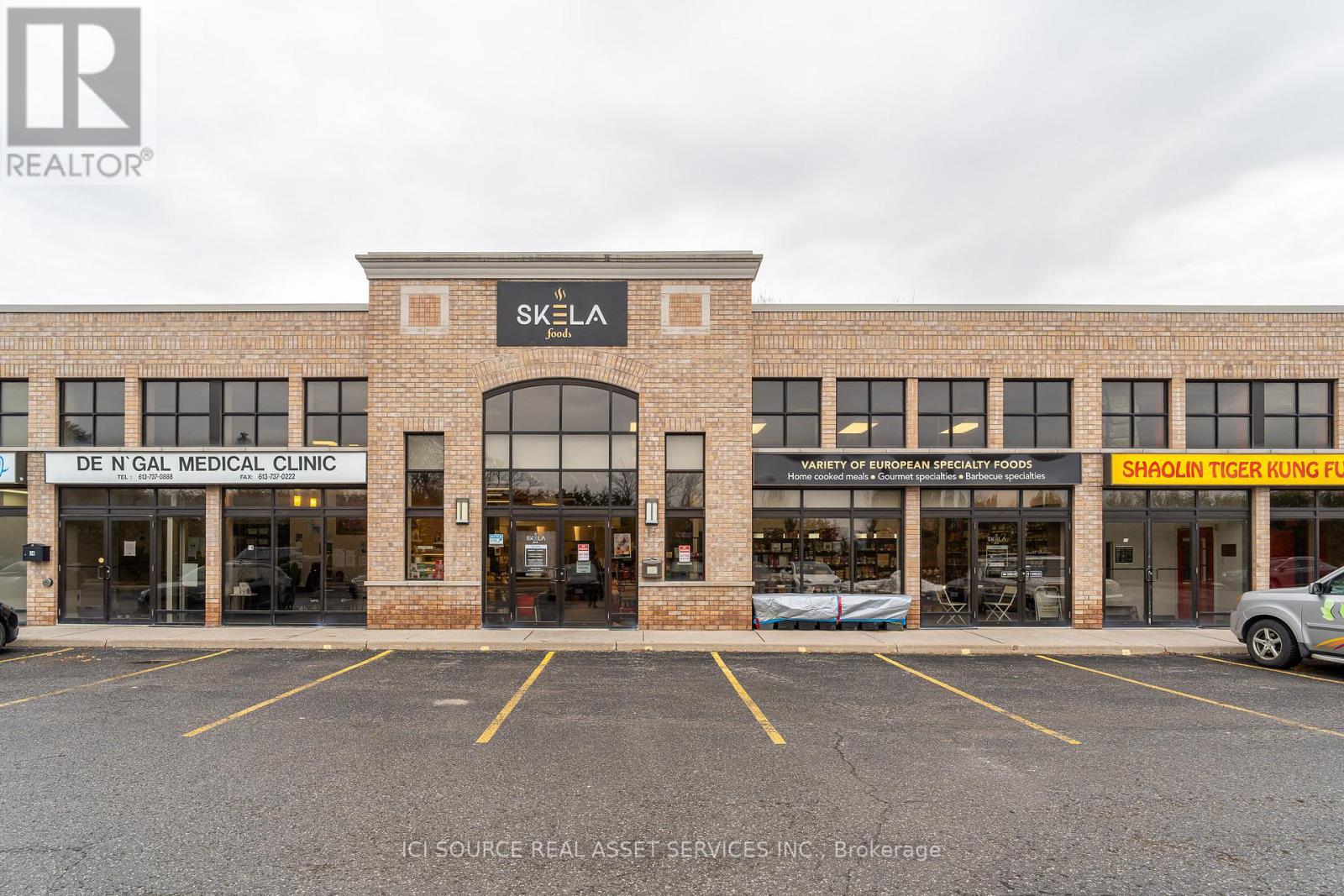 15 & 16 - 1884 Merivale Road, Ottawa, Ontario  K2G 1E6 - Photo 5 - X12994376