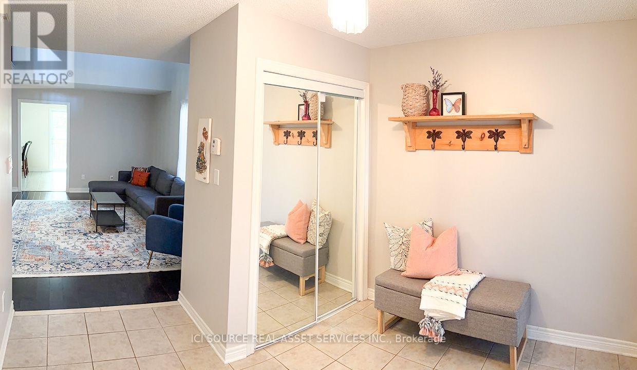 98 Summers Drive, Thorold, Ontario  L2V 5B1 - Photo 2 - X13073678