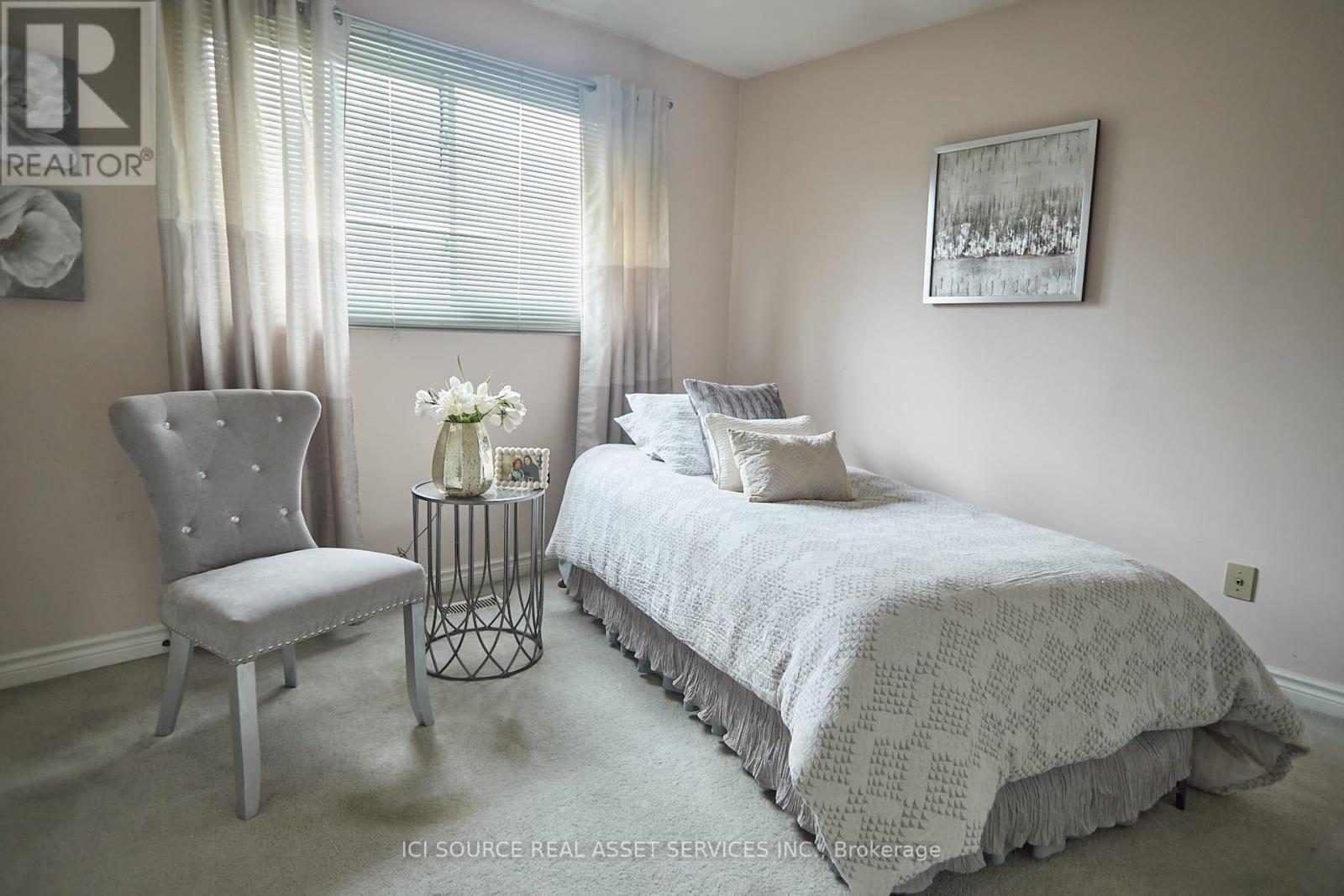 104 Almore Avenue, Toronto, Ontario  M3H 2H5 - Photo 10 - C13190182