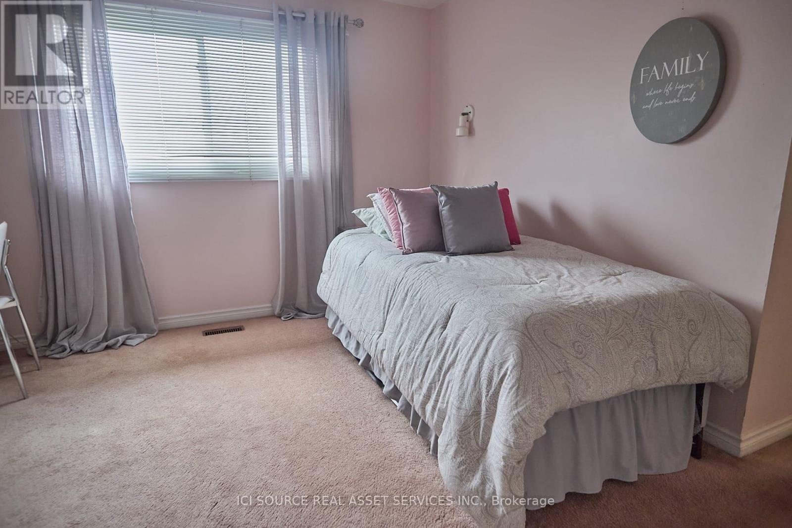 104 Almore Avenue, Toronto, Ontario  M3H 2H5 - Photo 16 - C13190182