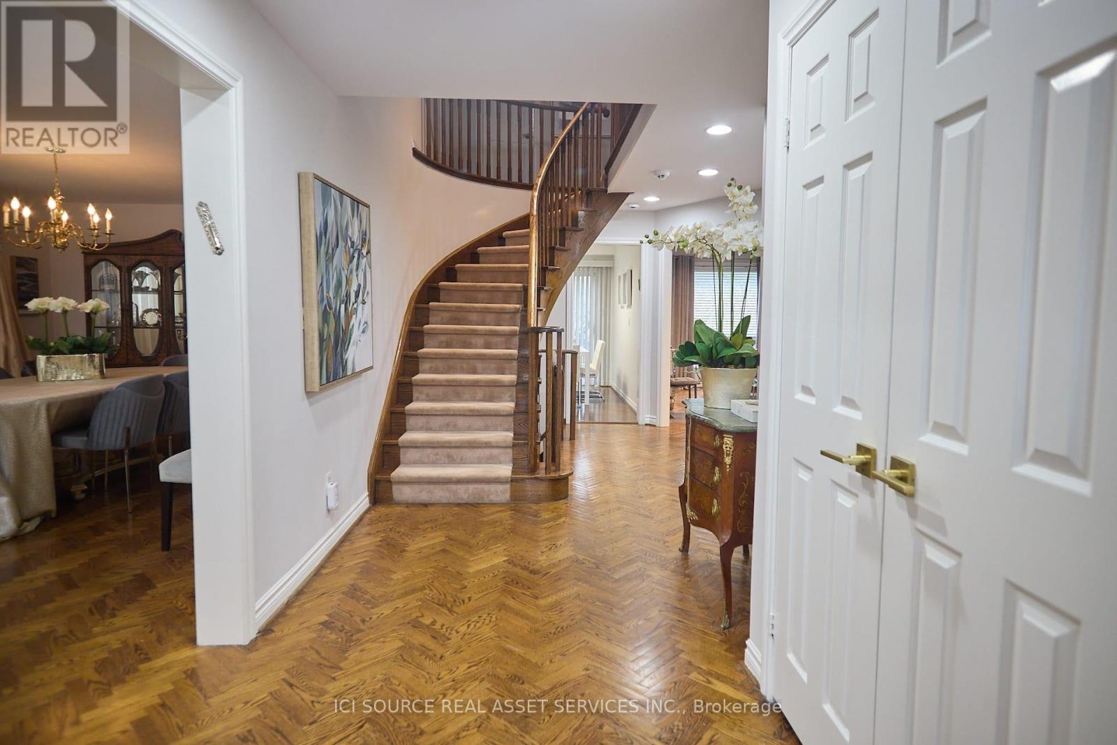 104 Almore Avenue, Toronto, Ontario  M3H 2H5 - Photo 26 - C13190182