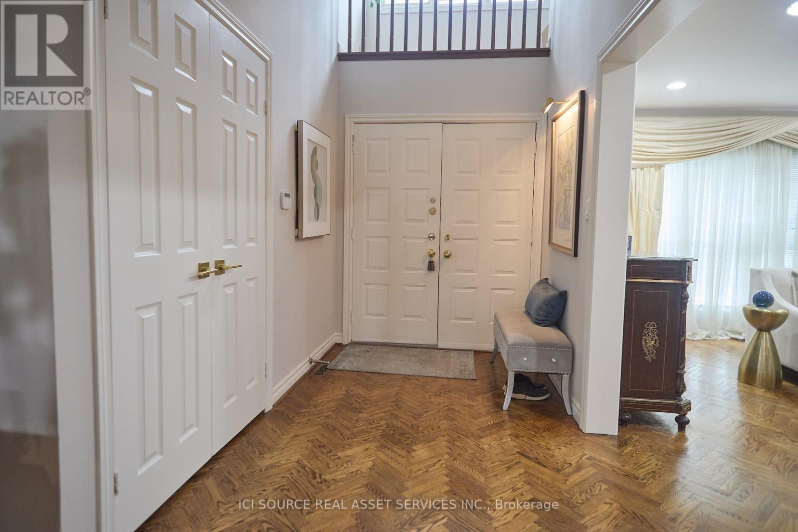 104 Almore Avenue, Toronto, Ontario  M3H 2H5 - Photo 7 - C13190182