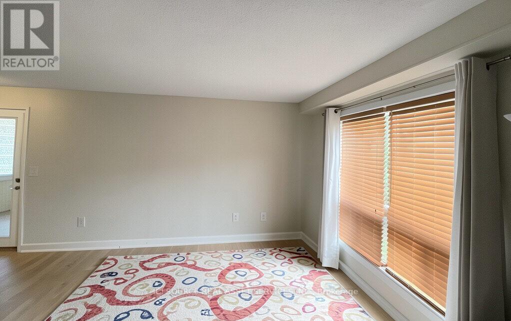 12c Sonnet Crescent, Ottawa, Ontario  K2H 8W7 - Photo 3 - X13492262