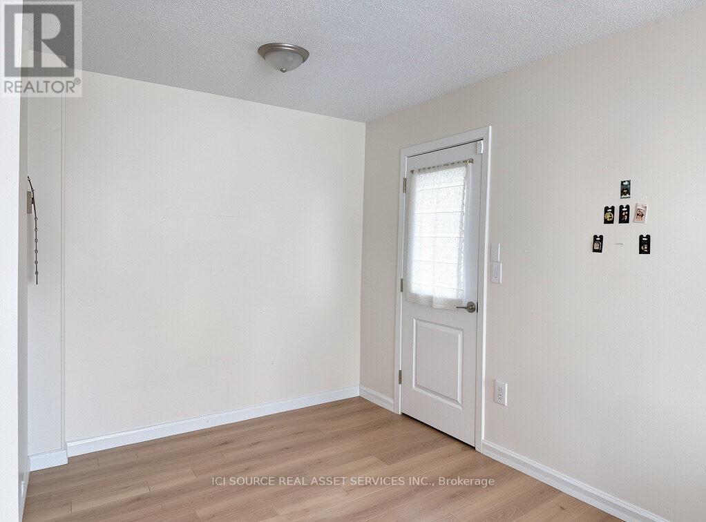 12c Sonnet Crescent, Ottawa, Ontario  K2H 8W7 - Photo 4 - X13492262