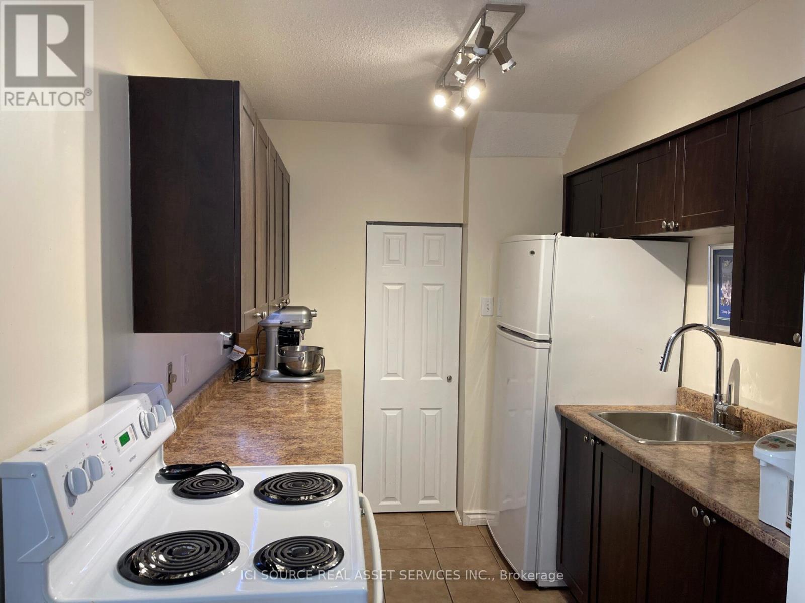 12c Sonnet Crescent, Ottawa, Ontario  K2H 8W7 - Photo 6 - X13492262
