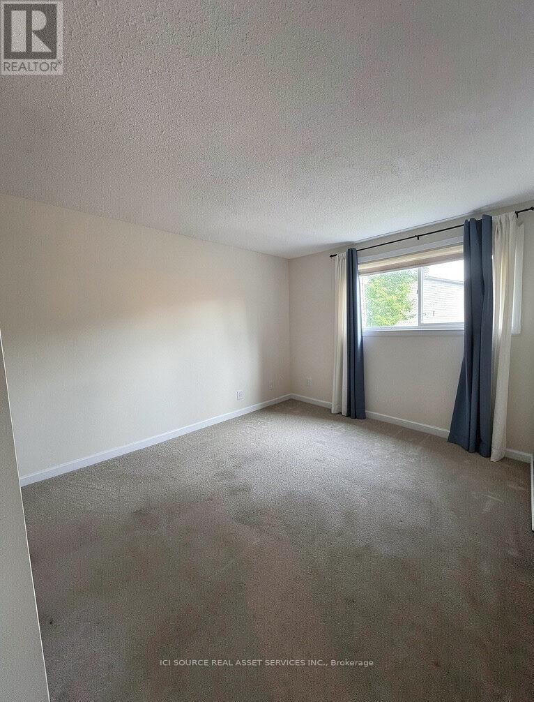 12c Sonnet Crescent, Ottawa, Ontario  K2H 8W7 - Photo 8 - X13492262