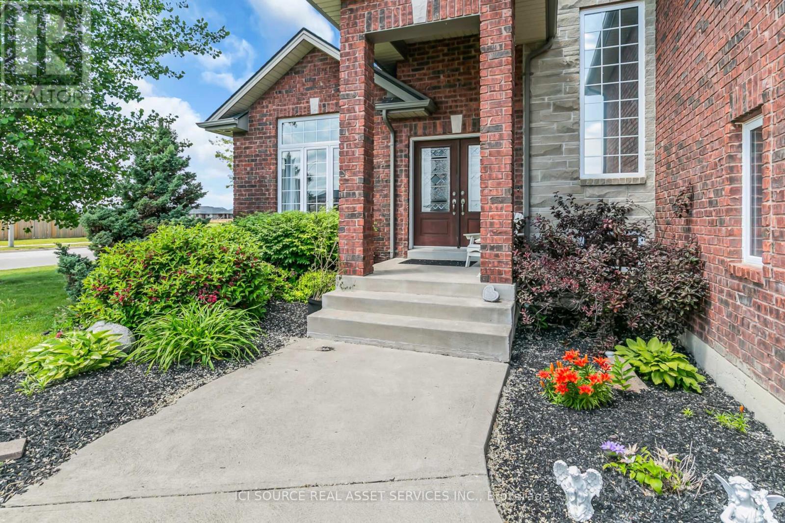 1378 Traditional Trail, Lakeshore, Ontario  N0R 1A0 - Photo 5 - X13536144