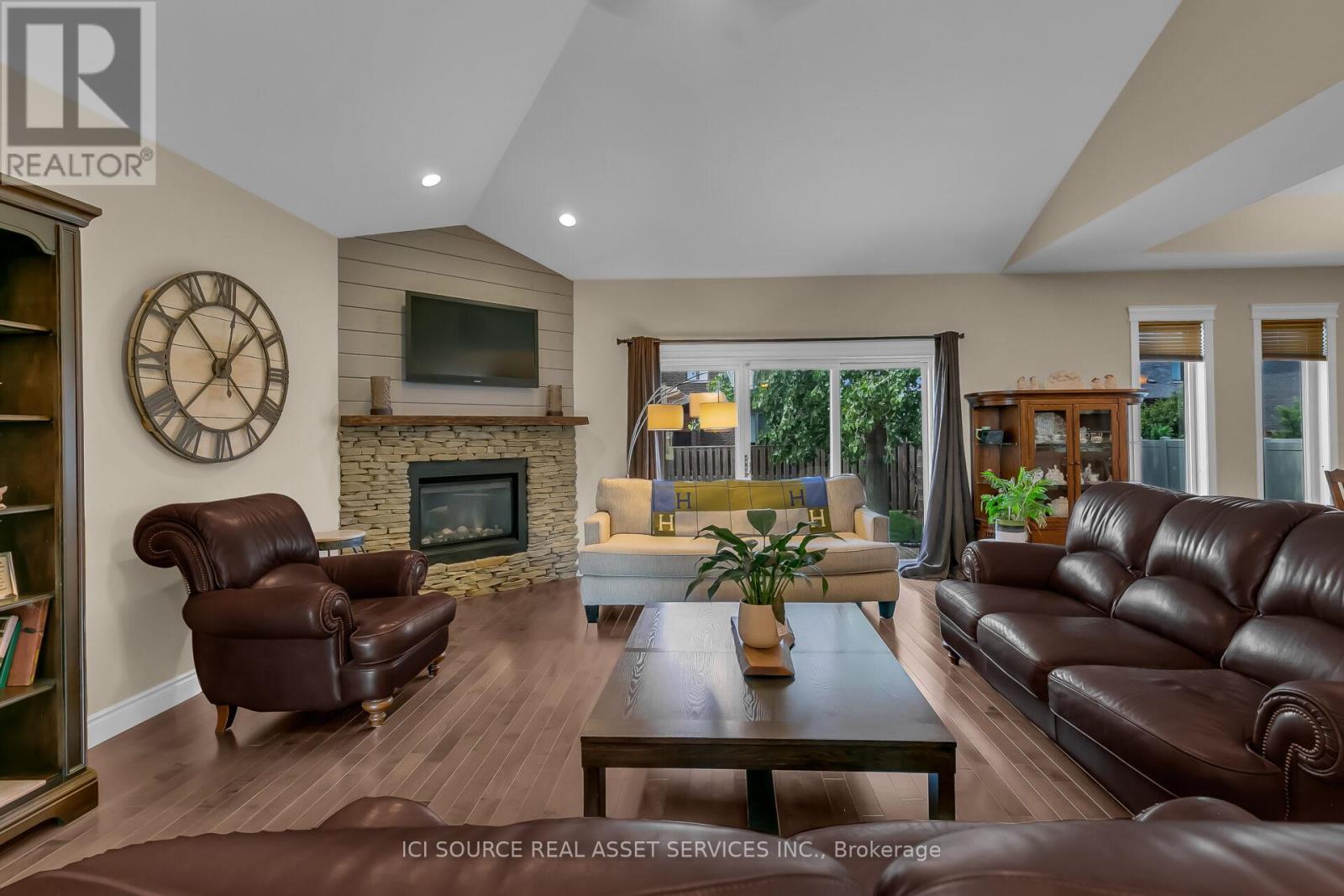 1378 Traditional Trail, Lakeshore, Ontario  N0R 1A0 - Photo 9 - X13536144