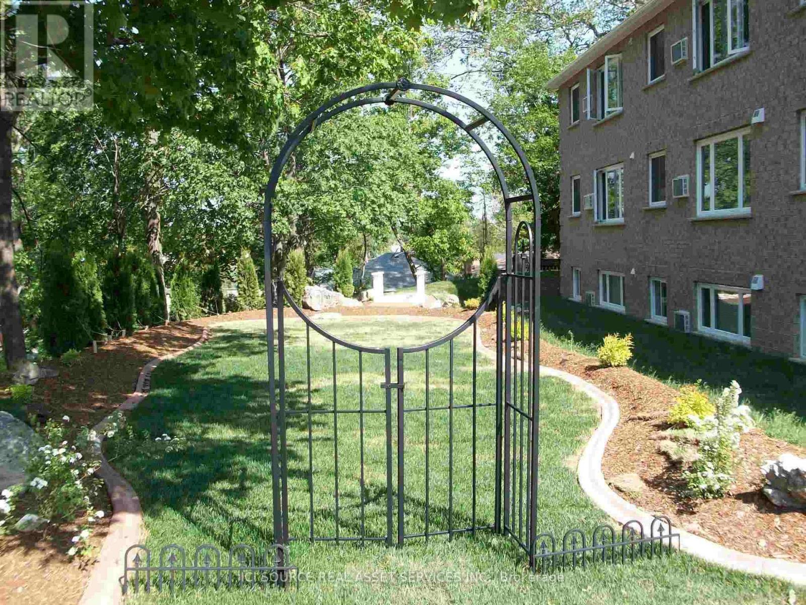 4434 Leader Lane, Niagara Falls, Ontario  L2E 2Z7 - Photo 2 - X13572628