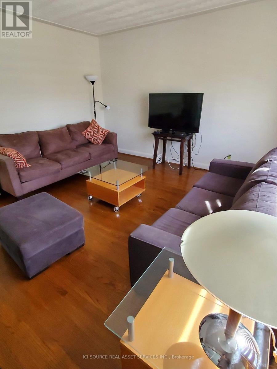 Main Floor - 412 Mountainview Drive, Milton, Ontario  L9T 1W2 - Photo 6 - W13591636