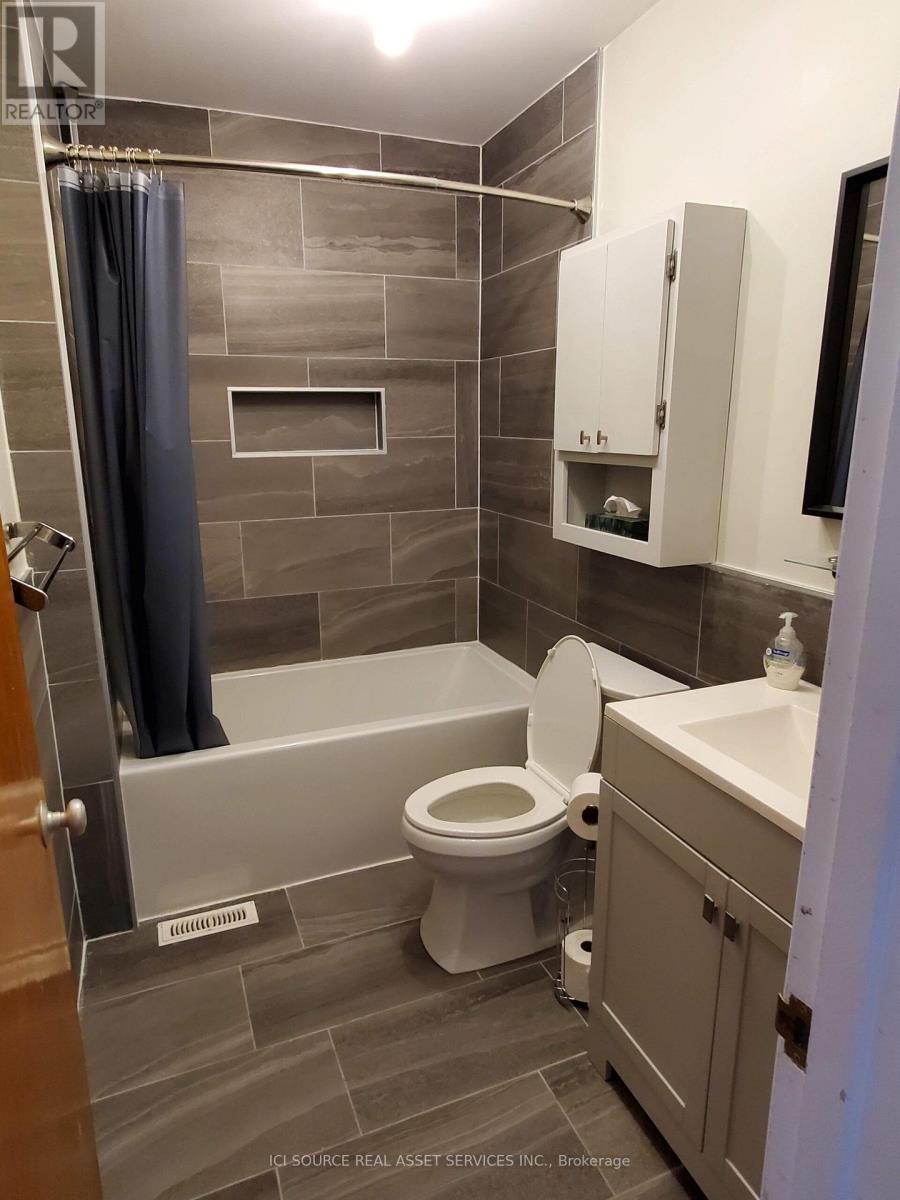 Main Floor - 412 Mountainview Drive, Milton, Ontario  L9T 1W2 - Photo 8 - W13591636