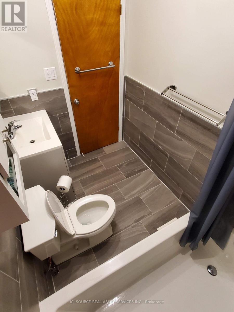 Main Floor - 412 Mountainview Drive, Milton, Ontario  L9T 1W2 - Photo 9 - W13591636