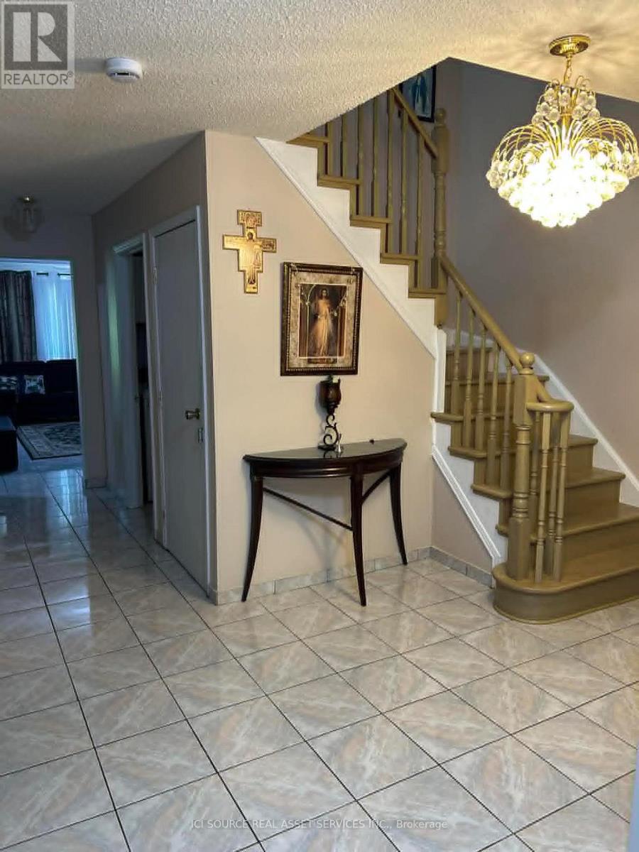 3546 Italia Crescent, Mississauga, Ontario  L5B 3T6 - Photo 5 - W13607612