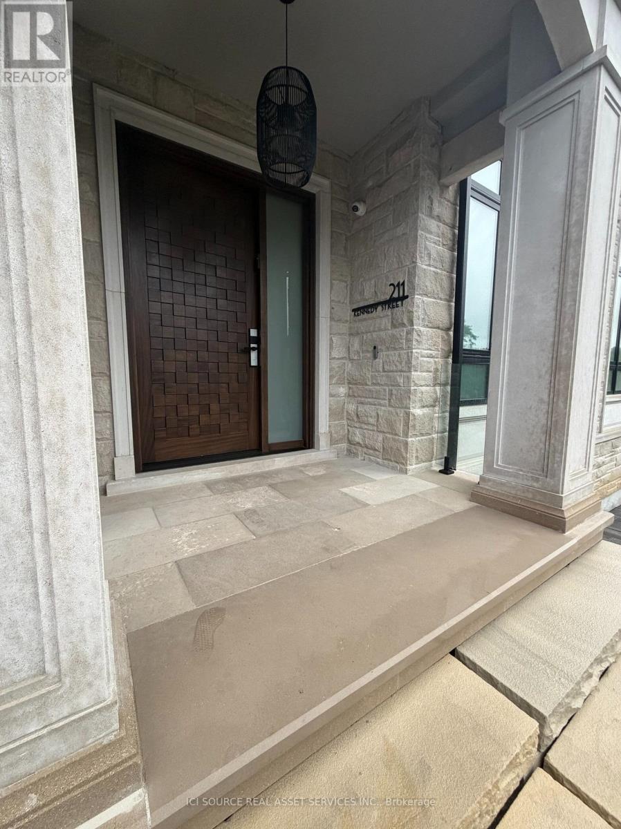 211 Kennedy Street W, Aurora, Ontario  L4G 2L9 - Photo 3 - N13633922