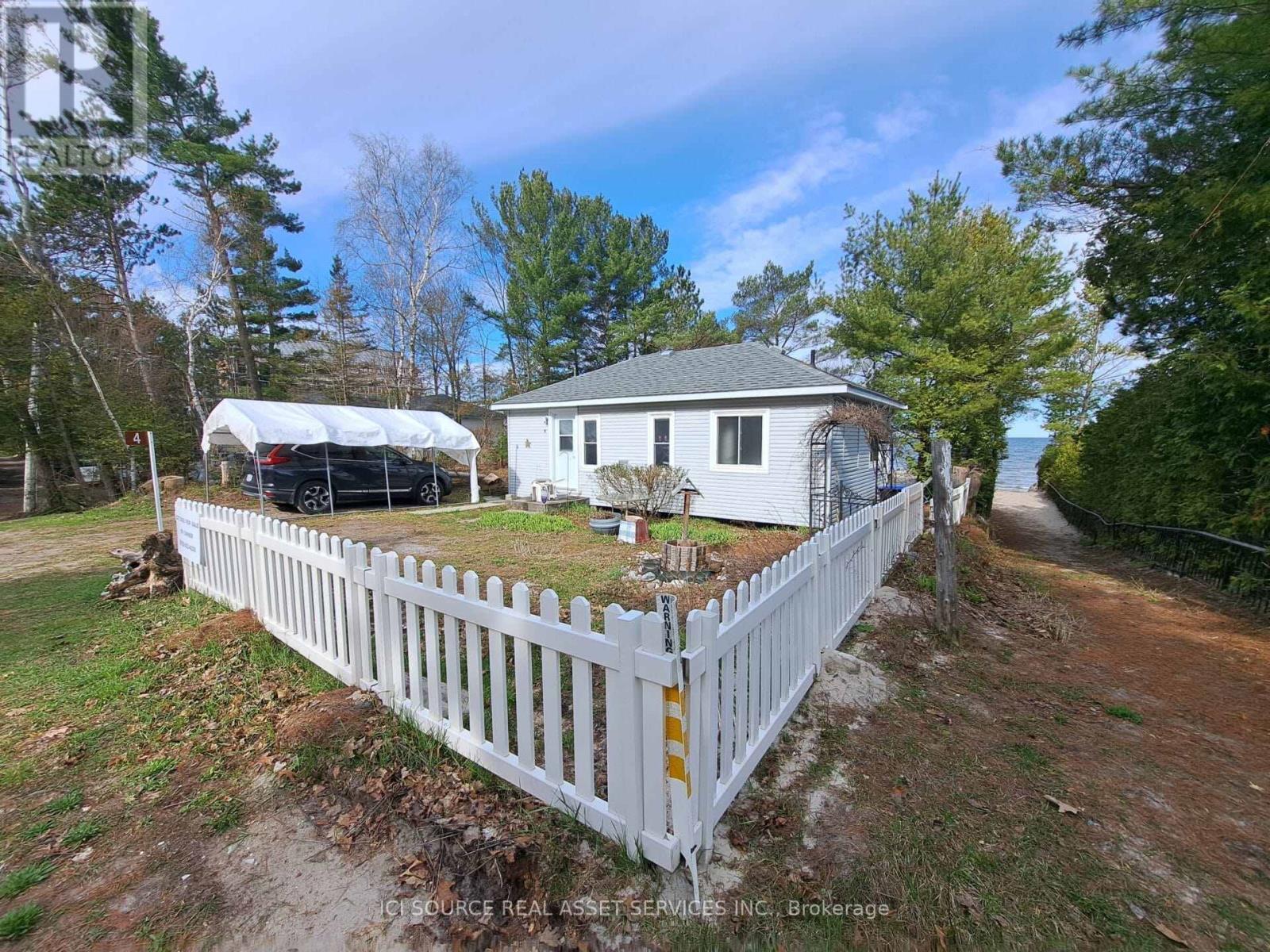 4 Pinewood Drive, Tiny, Ontario  L0L 2T0 - Photo 2 - S13638034