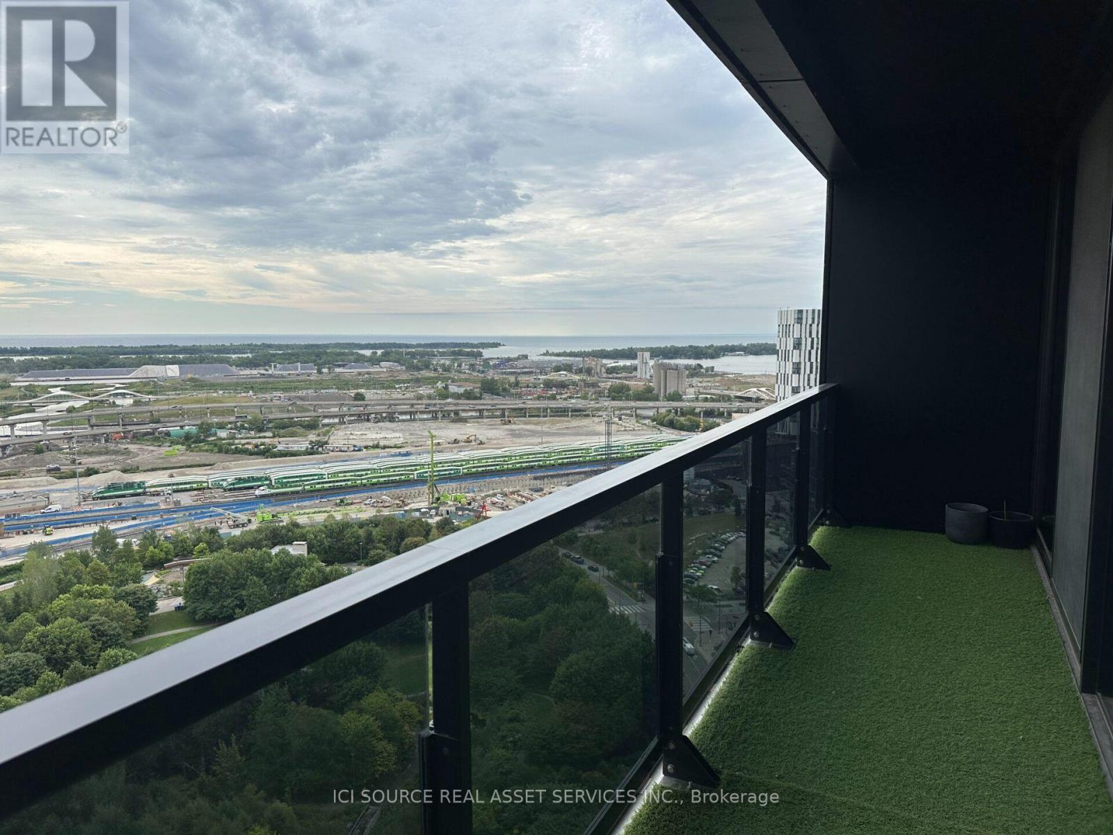 2407 - 170 Bayview Avenue, Toronto, Ontario  M5A 0M4 - Photo 14 - C13638074