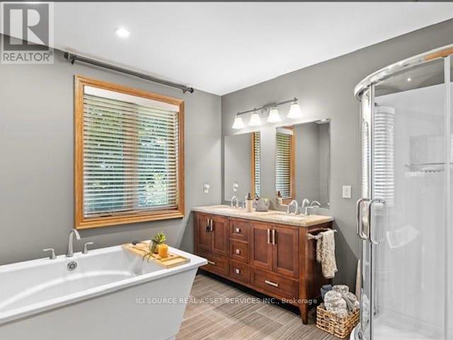 1514 Longwoods Road, Southwest Middlesex, Ontario  N0L 2N0 - Photo 11 - X13648578