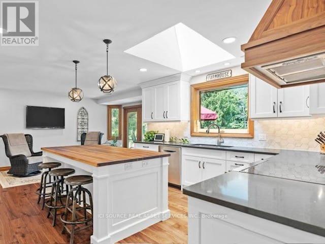 1514 Longwoods Road, Southwest Middlesex, Ontario  N0L 2N0 - Photo 8 - X13648578