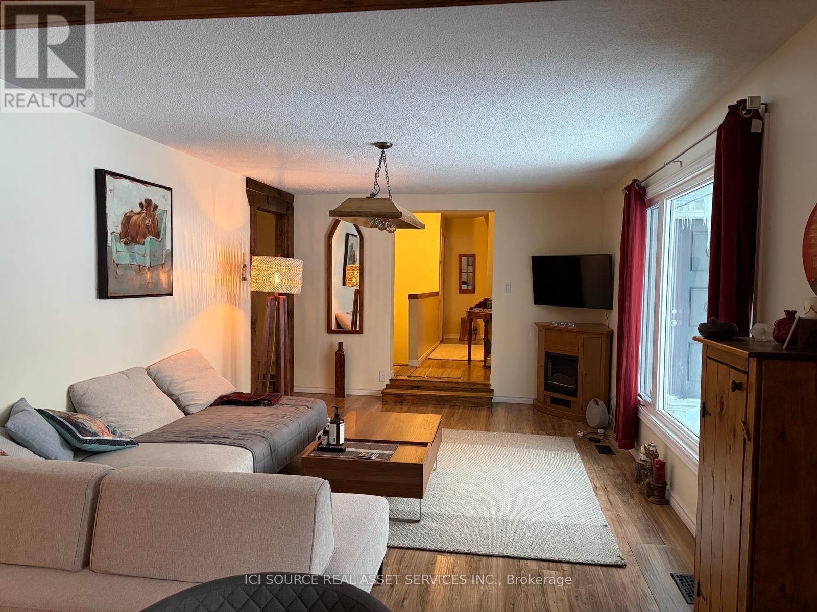 95 Melrose Avenue, Wasaga Beach, Ontario  L9Z 2T2 - Photo 3 - S13653758