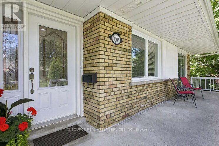 1603 Lincolnshire Boulevard, Mississauga, Ontario  L5E 2S8 - Photo 4 - W13656210