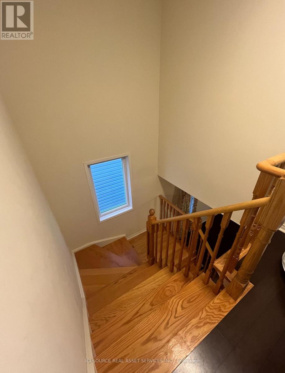 181 Norland Circle, Oshawa, Ontario  L1L 0A6 - Photo 12 - E13660748