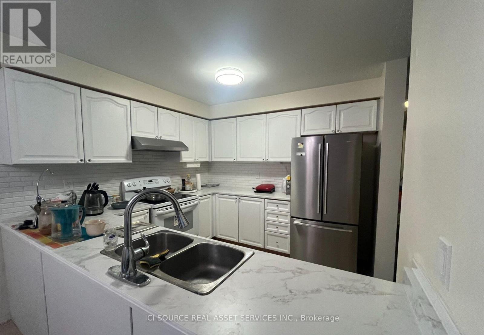 181 Norland Circle, Oshawa, Ontario  L1L 0A6 - Photo 3 - E13660748
