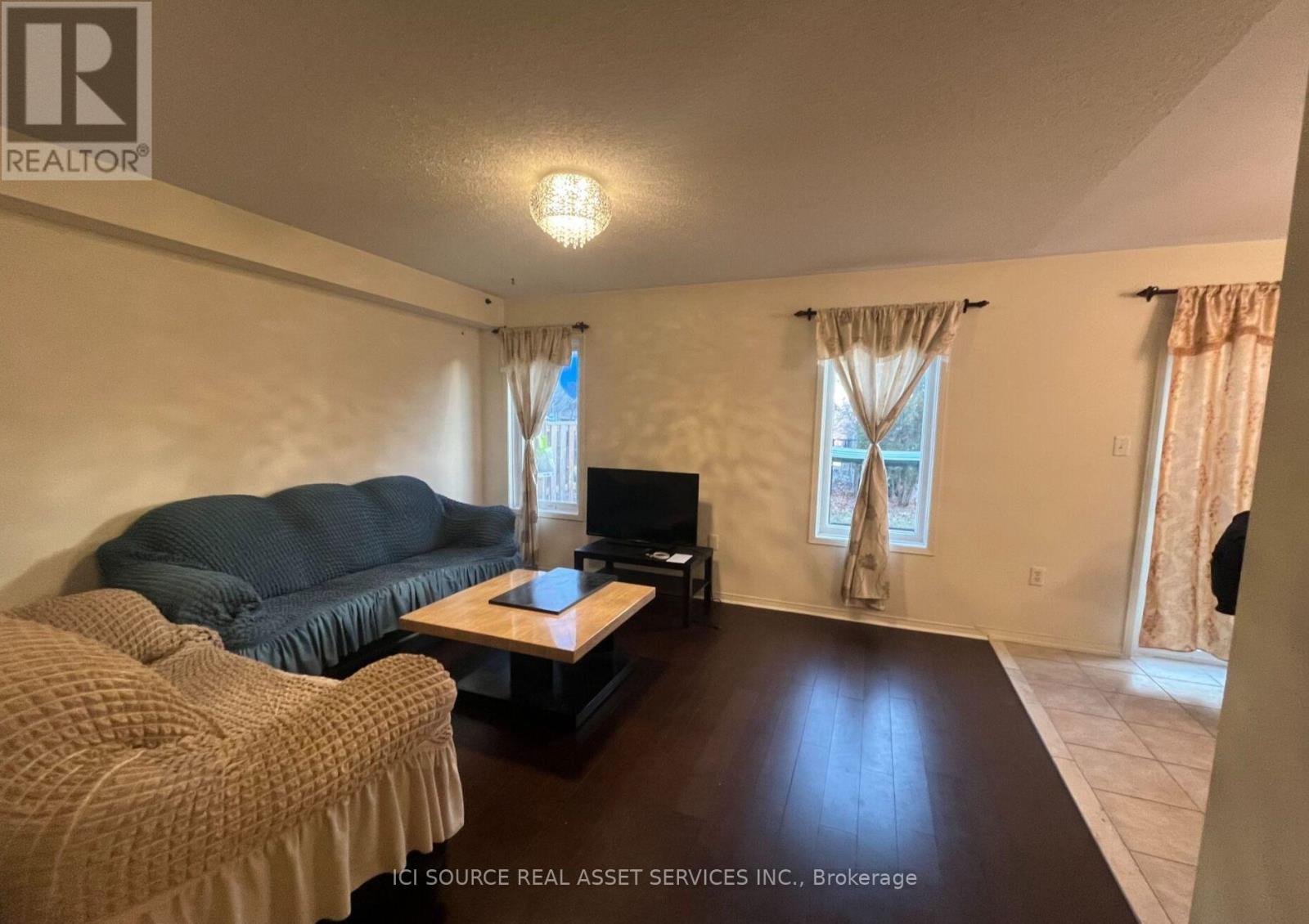 181 Norland Circle, Oshawa, Ontario  L1L 0A6 - Photo 5 - E13660748
