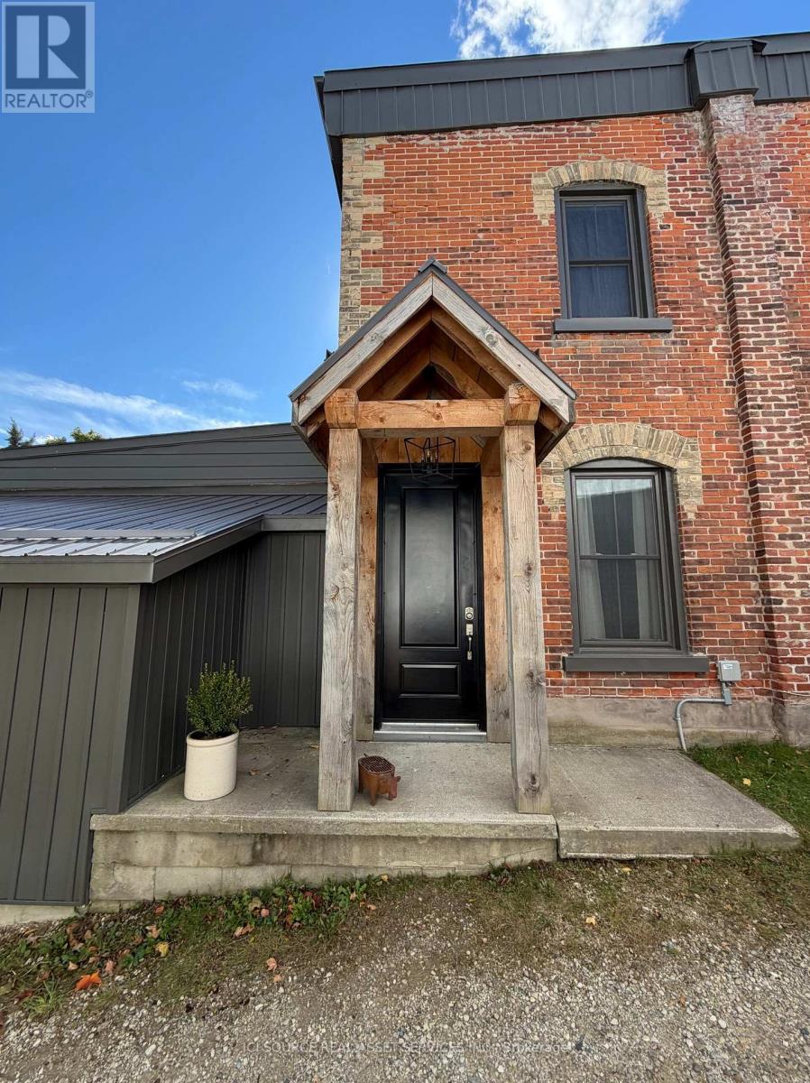 27 Arthur Street W, Minto, Ontario  N0G 1Z0 - Photo 3 - X13698980