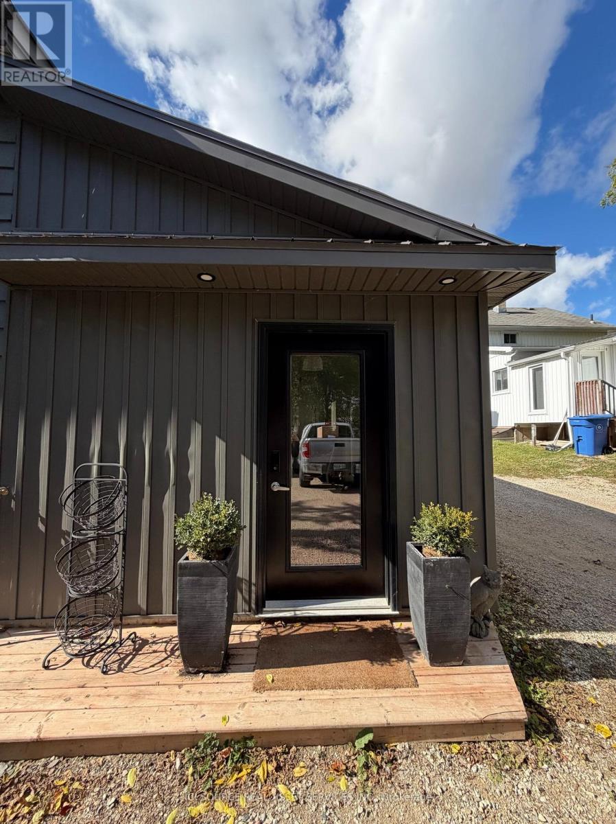 27 Arthur Street W, Minto, Ontario  N0G 1Z0 - Photo 4 - X13698980