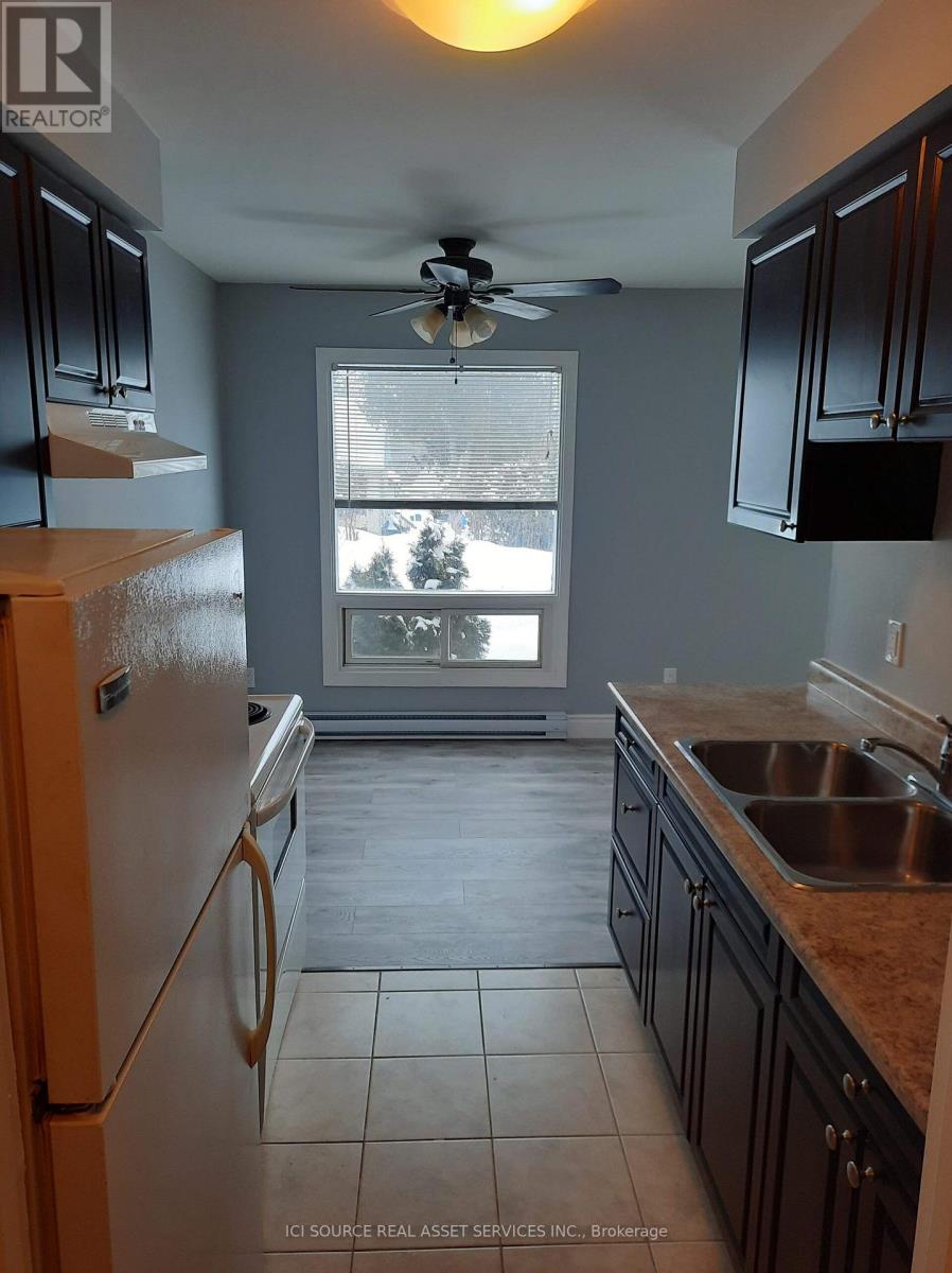 Unit 4 - 229 Canice Street, Orillia, Ontario  L3V 4J1 - Photo 4 - S13758212