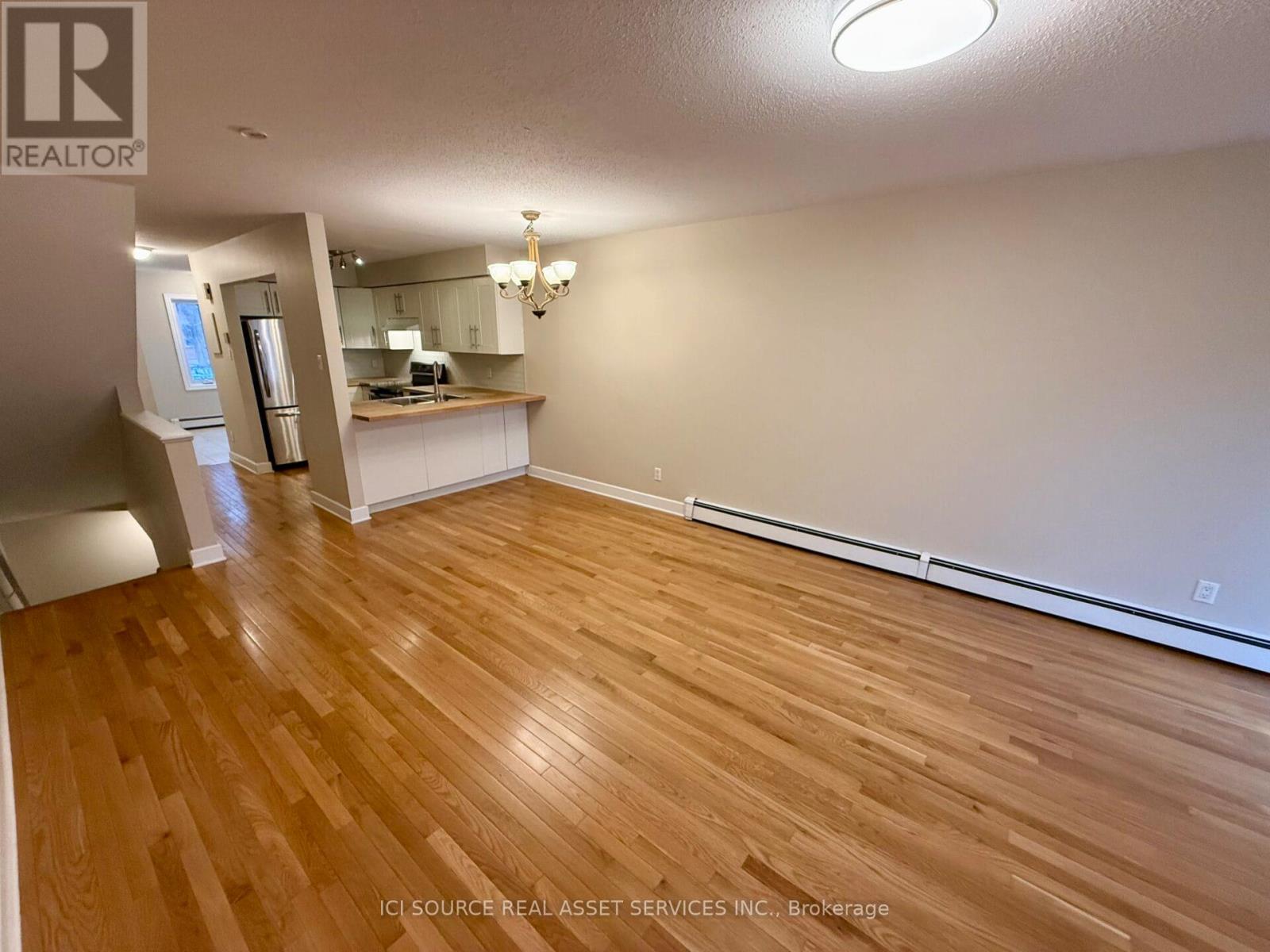 8 Blue Moon Private, Ottawa, Ontario  K1K 4K6 - Photo 4 - X13795046