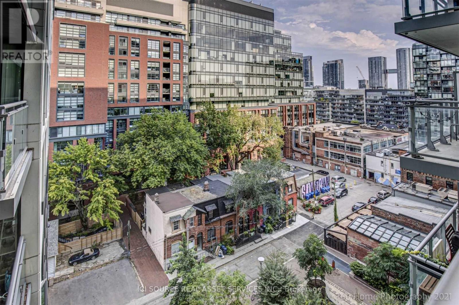 1020 - 525 Adelaide Street W, Toronto, Ontario  M5V 0N7 - Photo 2 - C13795142