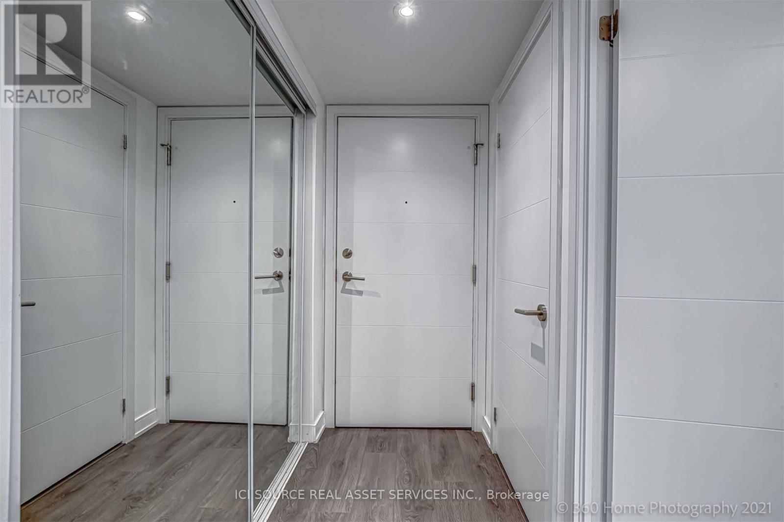 1020 - 525 Adelaide Street W, Toronto, Ontario  M5V 0N7 - Photo 4 - C13795142