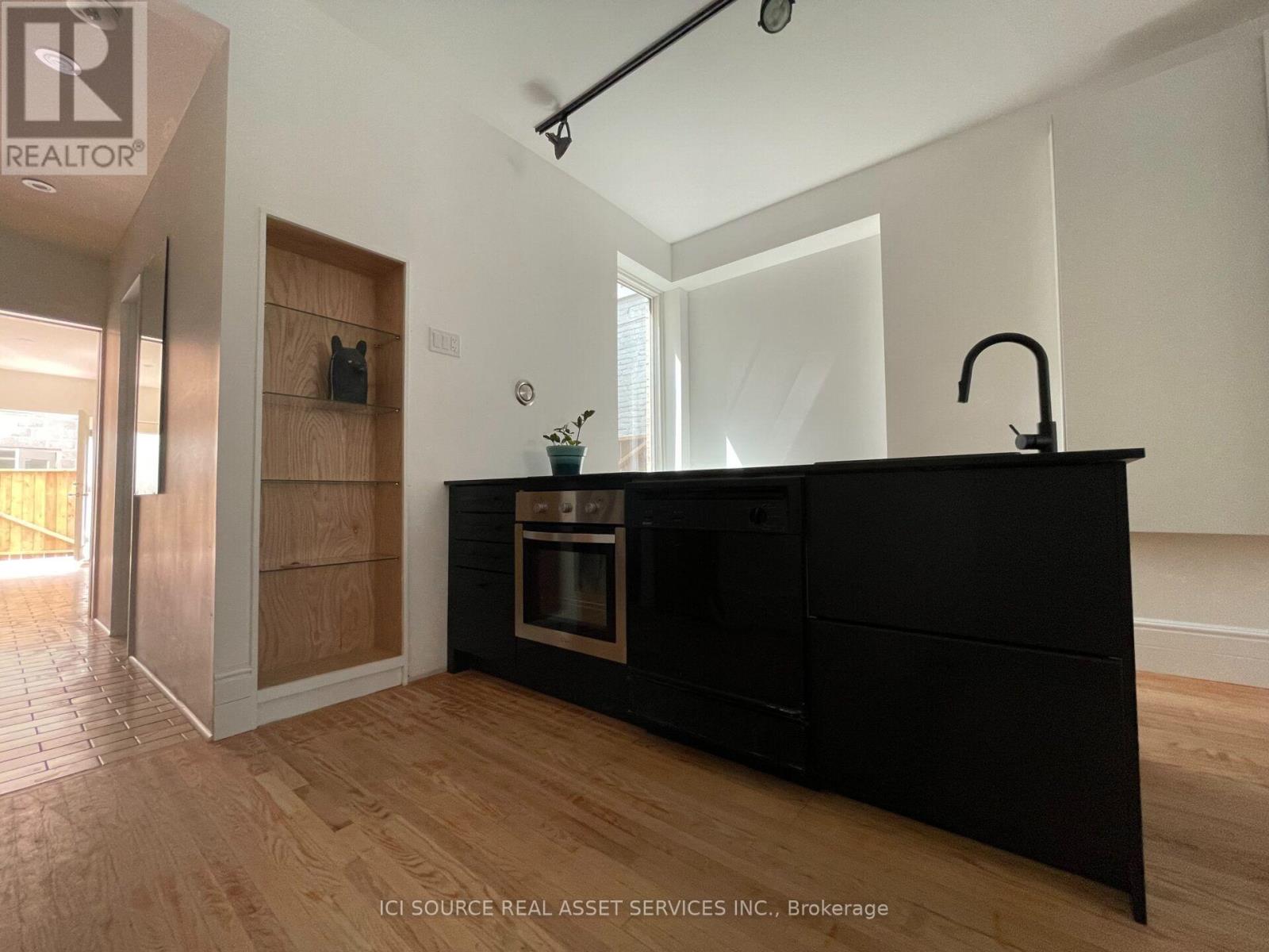 2 - 60 Beverley Street, Toronto, Ontario  M5T 1X9 - Photo 13 - C13797408