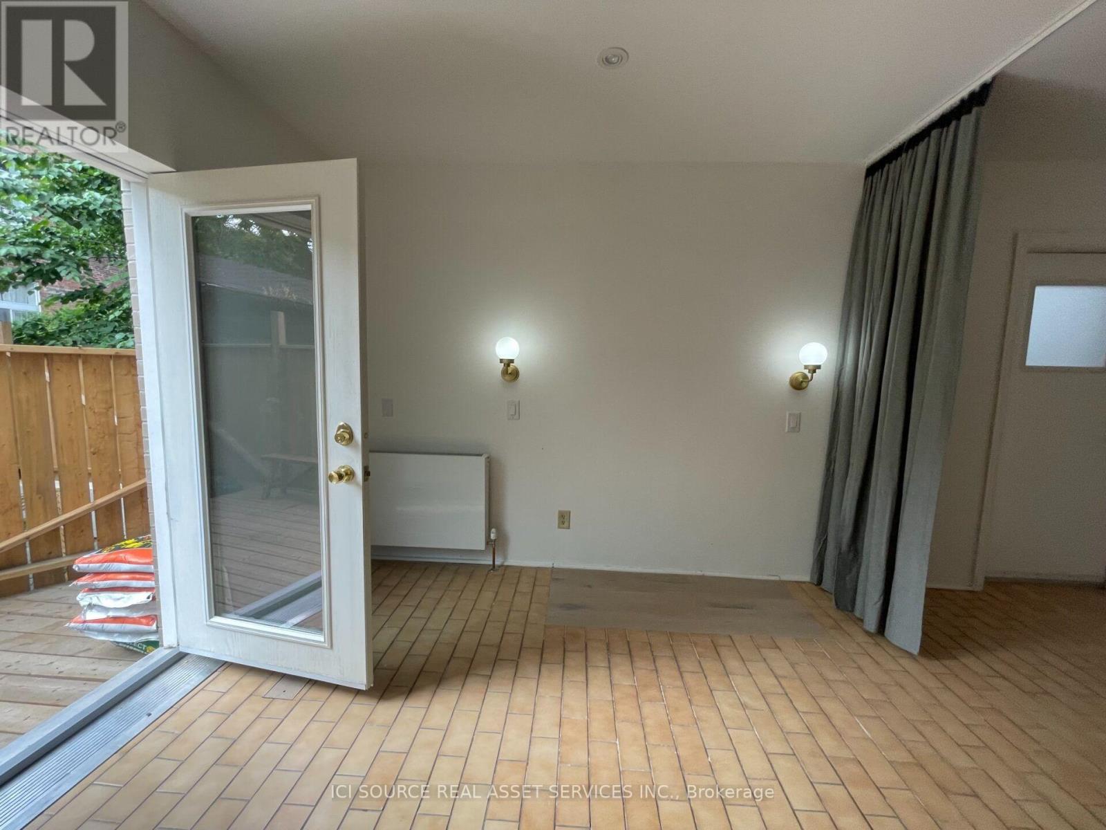 2 - 60 Beverley Street, Toronto, Ontario  M5T 1X9 - Photo 15 - C13797408