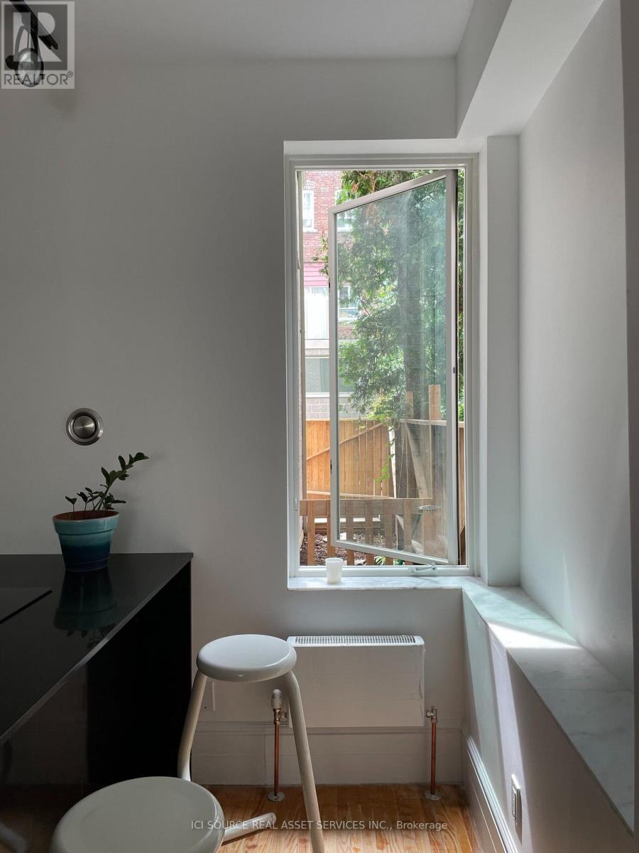 2 - 60 Beverley Street, Toronto, Ontario  M5T 1X9 - Photo 20 - C13797408