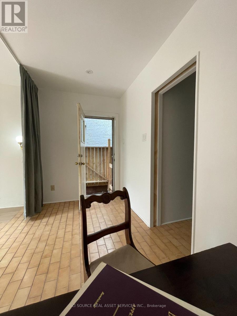 2 - 60 Beverley Street, Toronto, Ontario  M5T 1X9 - Photo 8 - C13797408