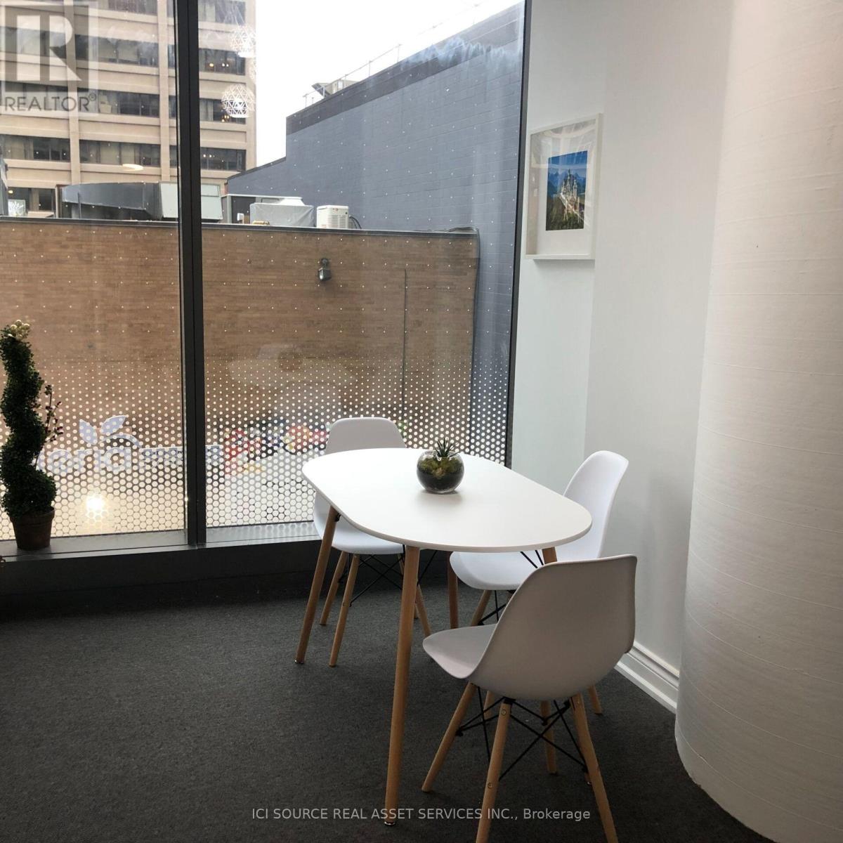 213 - 15 Wellesley Street W, Toronto, Ontario  M4Y 0G7 - Photo 2 - C13800856