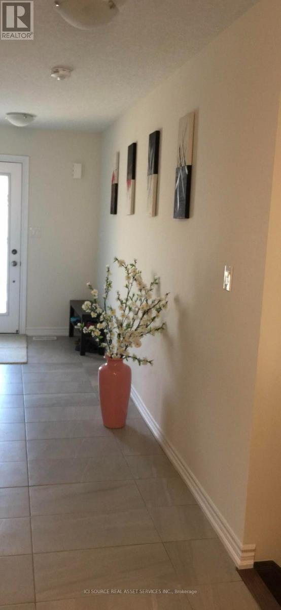 60 Scarletwood Street, Hamilton, Ontario  L8J 0K8 - Photo 2 - X13803630